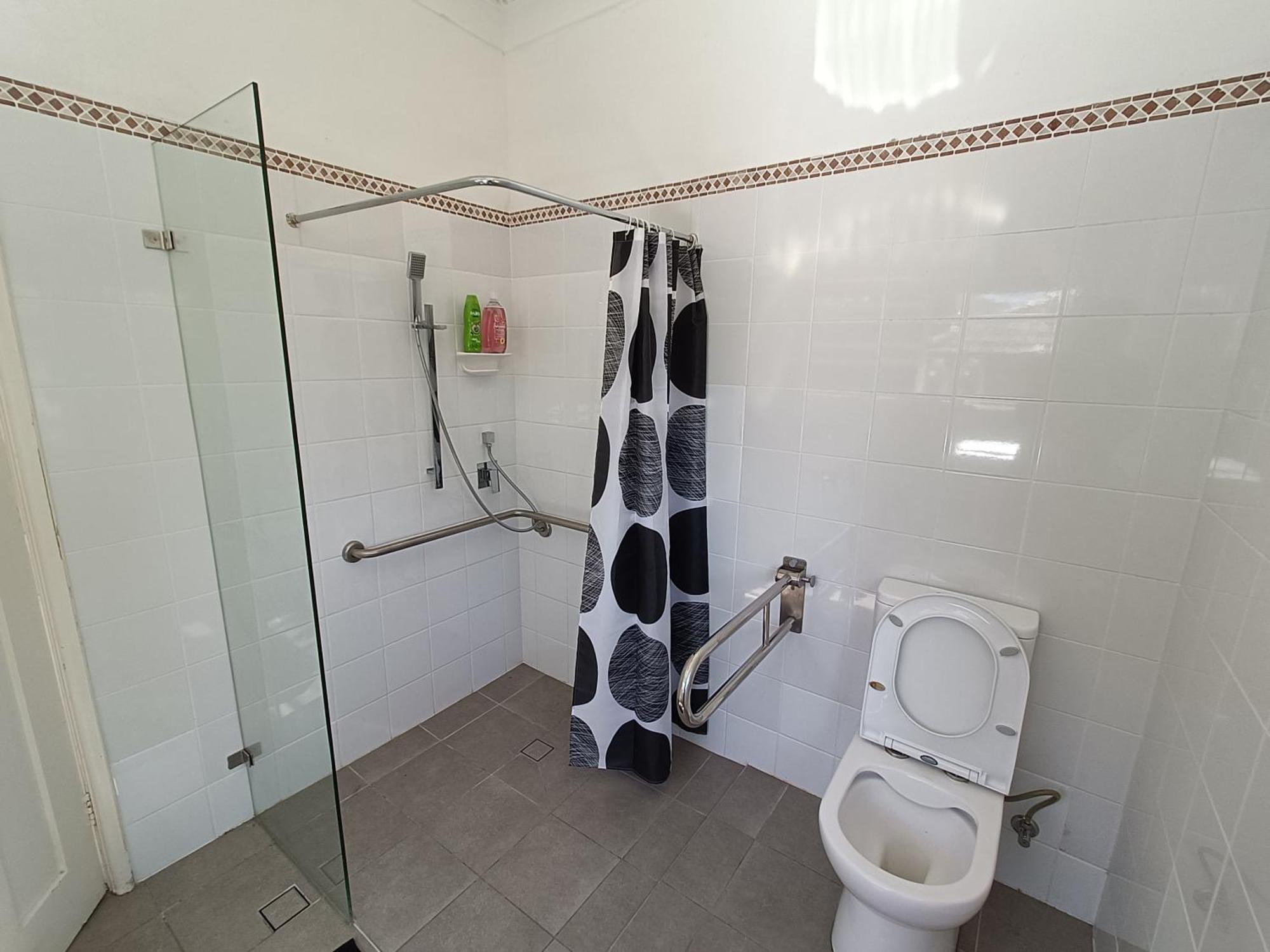 Budget Single In Carlingford - C3 *