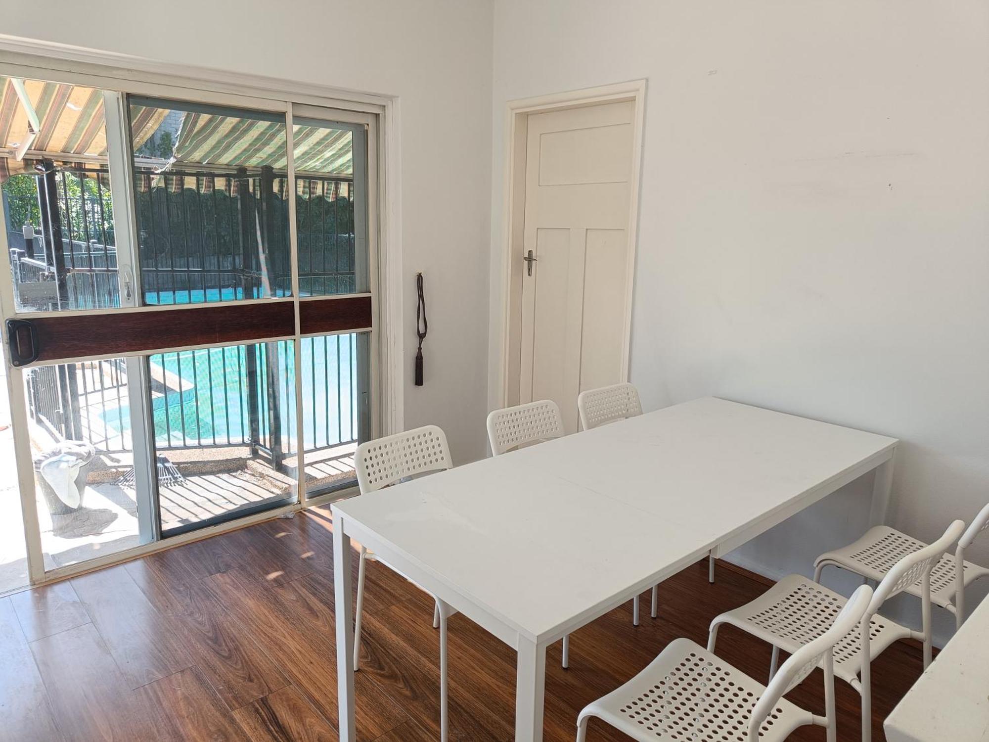 Homestay Budget Single In Carlingford - C3 *
